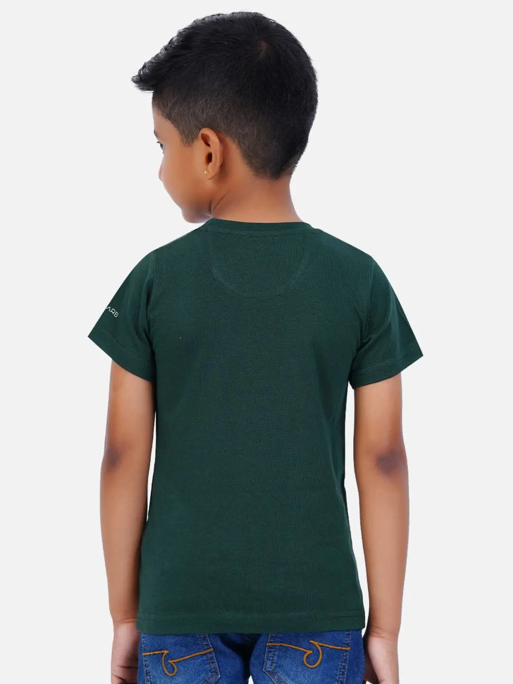 a round neck